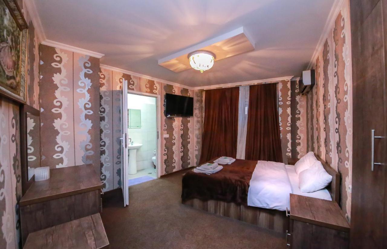 Royal Hotel Tbilissi Extérieur photo