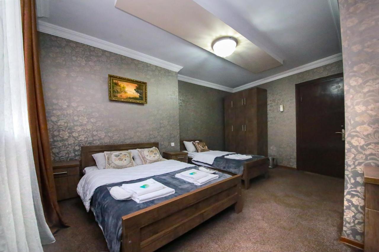 Royal Hotel Tbilissi Extérieur photo