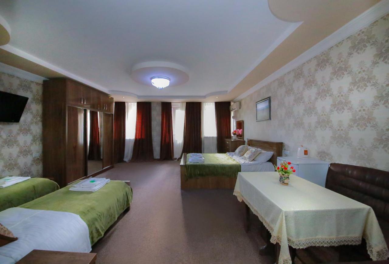 Royal Hotel Tbilissi Extérieur photo